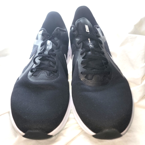 Nike Downshifter 11 Size 12 EUC - Picture 6 of 10